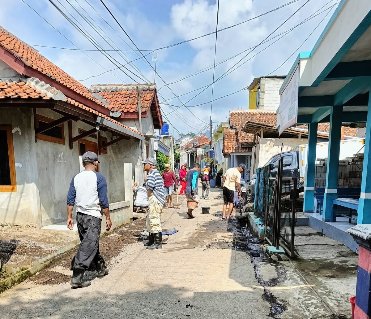 Bentuk Aksi Nyata, Warga Sukamanah Cugenang Kompak Terapkan 'Jumat Menyapa'