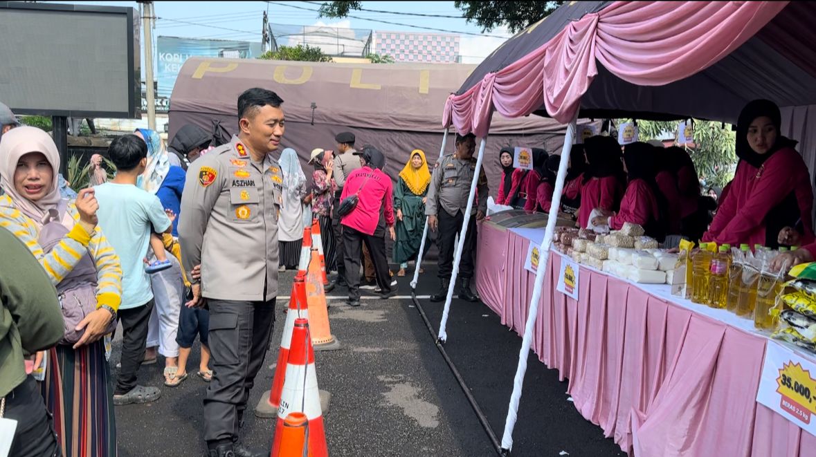 Polres Cianjur Bersama Bhayangkari Cabang Cianjur Gelar Bazar Murah Spesial Ramadhan 1445 H