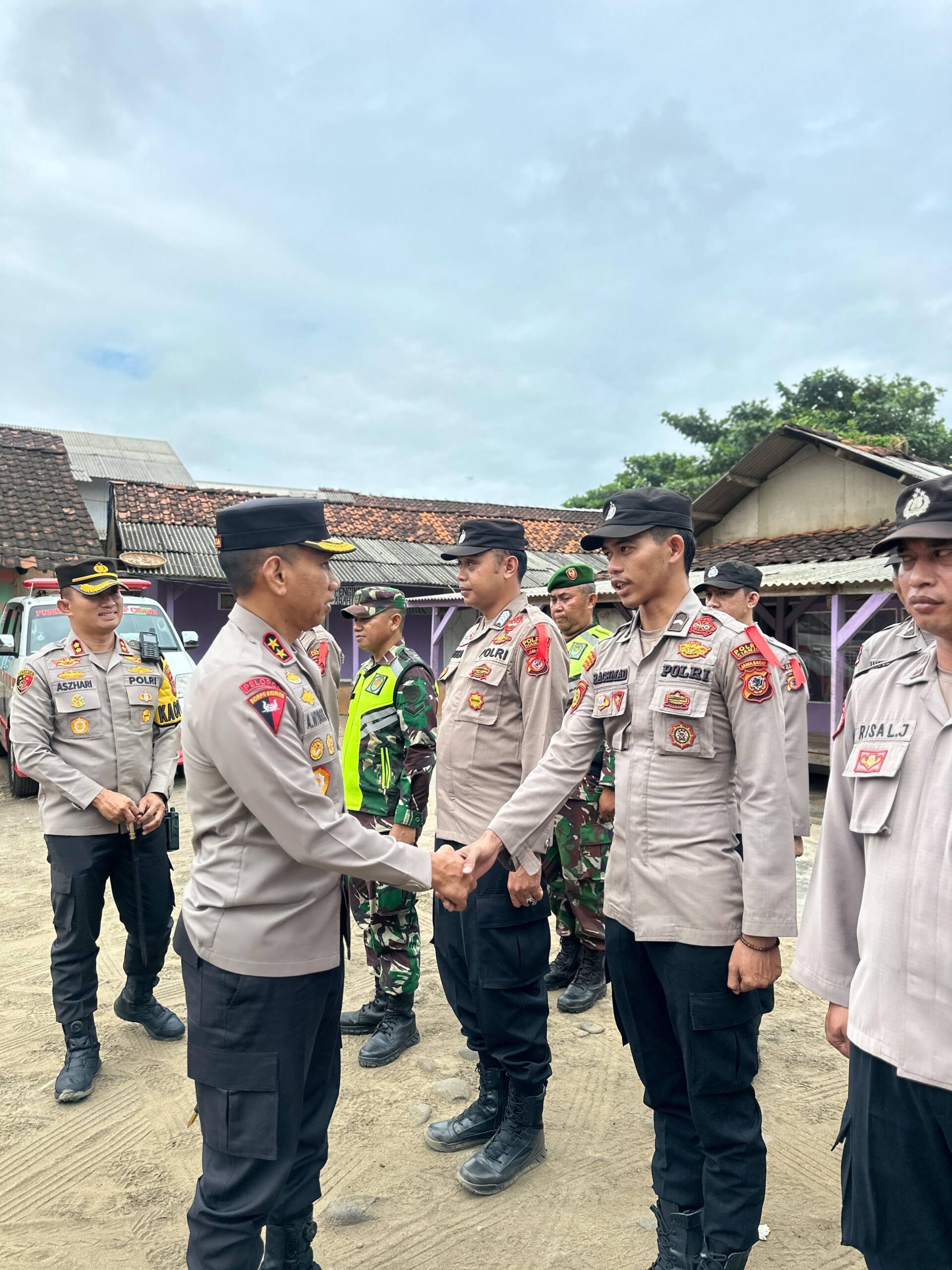 Kapolda Jabar dan Kapolres Cianjur Tinjau Pos Pengamanan Jalur Selatan Cianjur