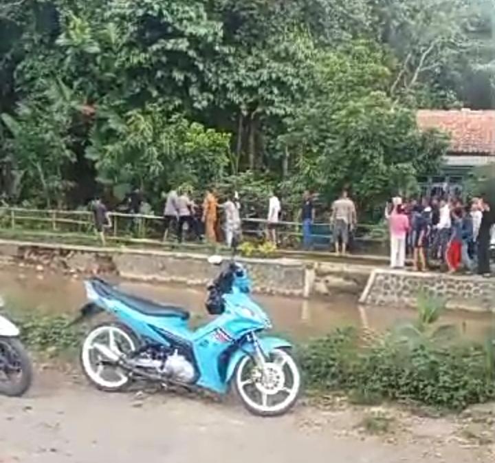 BejaT! Seorang Pria di Cianjur Sodomi Bocah Gara-Gara Lihat Ayam Kawin