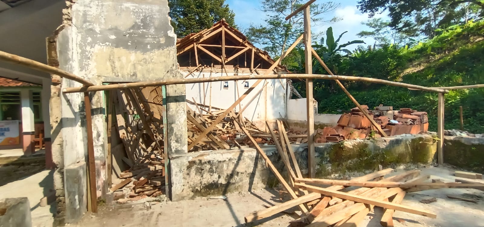 Dijanjikan Bupati, Bangunan Dua SD Negeri yang Rusak di Cianjur Selatan Akan Diperbaiki Tahun Ini