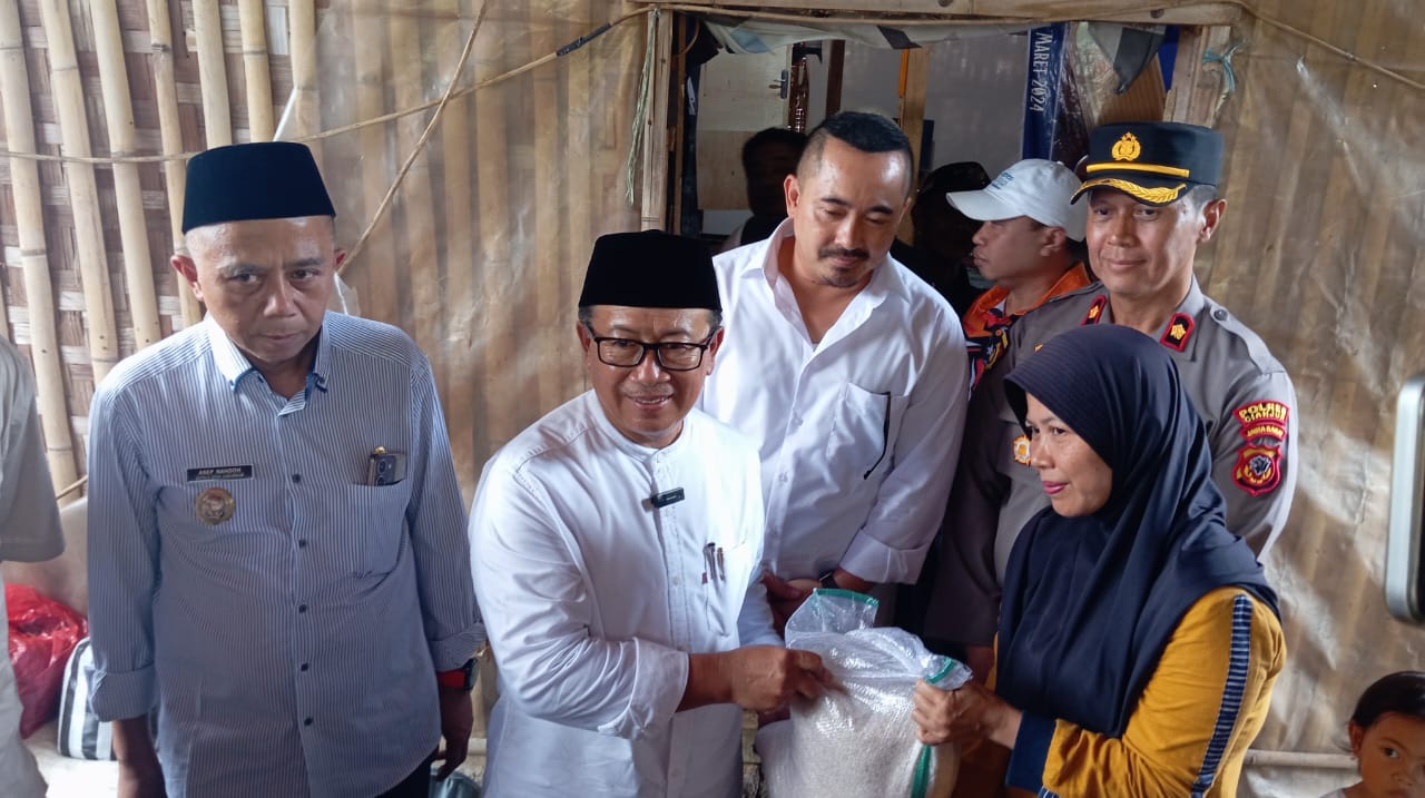 Disebut Lebih Layak Daripada Tenda, Bupati Cianjur Klarifikasi Warga Terdampak Gempa Tinggal di Kandang Ayam