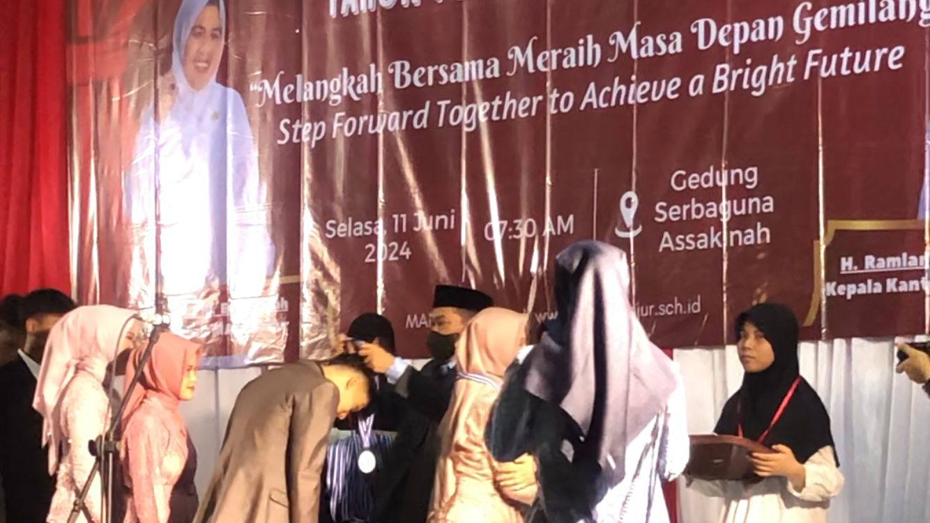 Madrasah Aliyah Negeri (MAN) 1 Cianjur gelar Pelepasan & Perpisahan Siswa Kelas XII Tahun Pelajaran 2023/2024 pada Selasa (11/6/2024) di Gedung Assakinah.