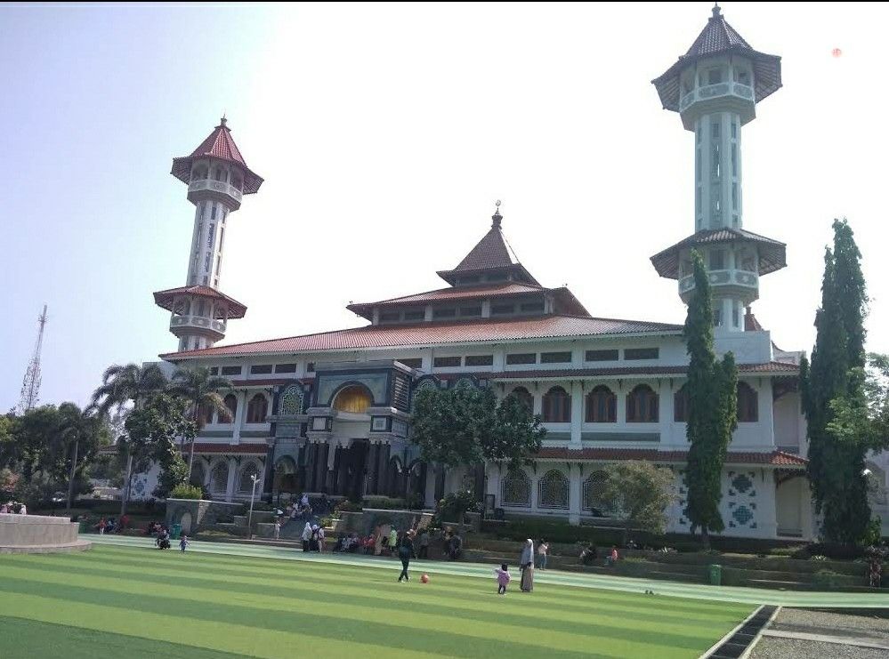 Bupati Cianjur Dibunuh di Depan Masjid Agung, Dianggap Lebih Berpihak Pada Asing