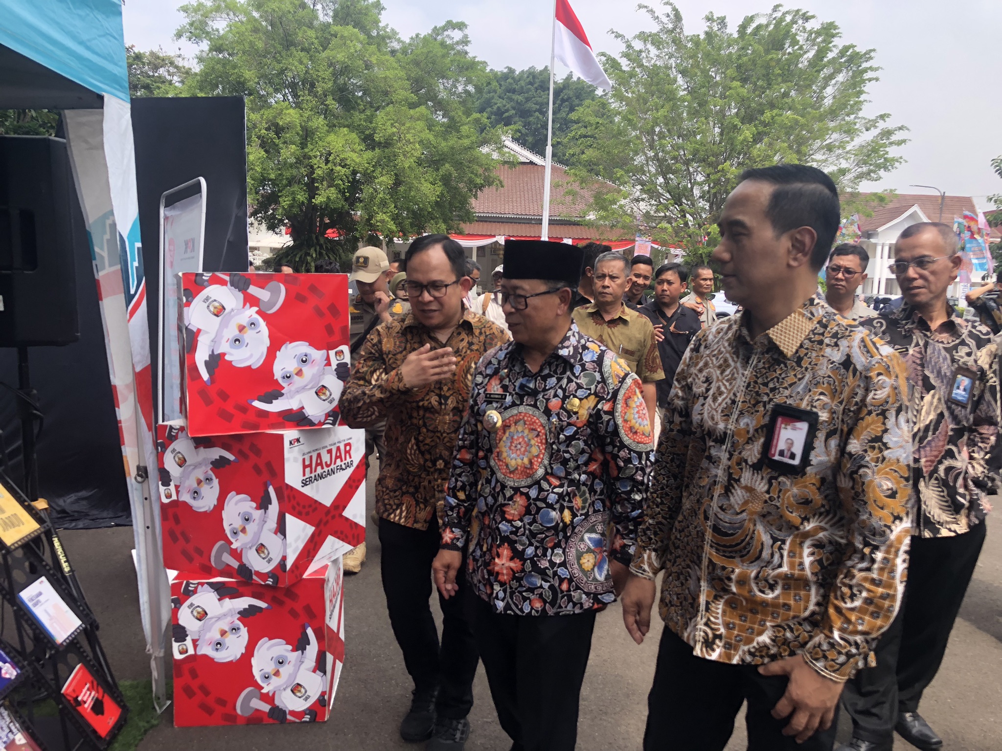 KPK Ramai-Ramai Datang ke Cianjur, Pendopo Cianjur Ramai Ditangai Masyarakat