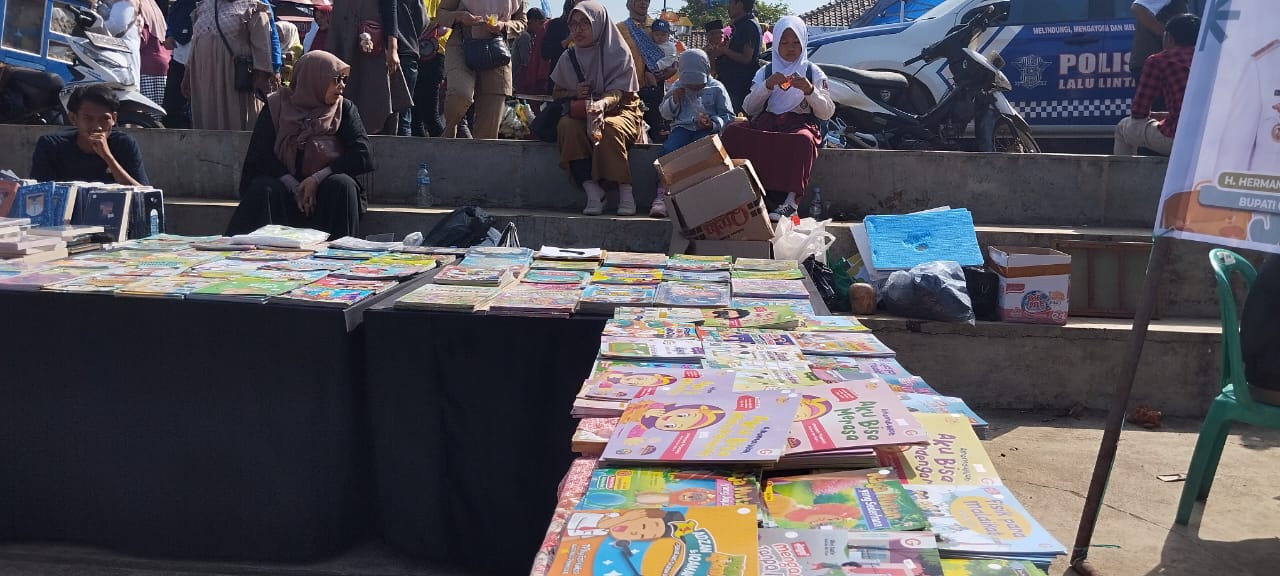 Kenalkan HJC Pada Siswa PAUD, Disarpusda Cianjur Gelar Lomba Mewarnai dan Bazar Buku di Kecamatan Campaka