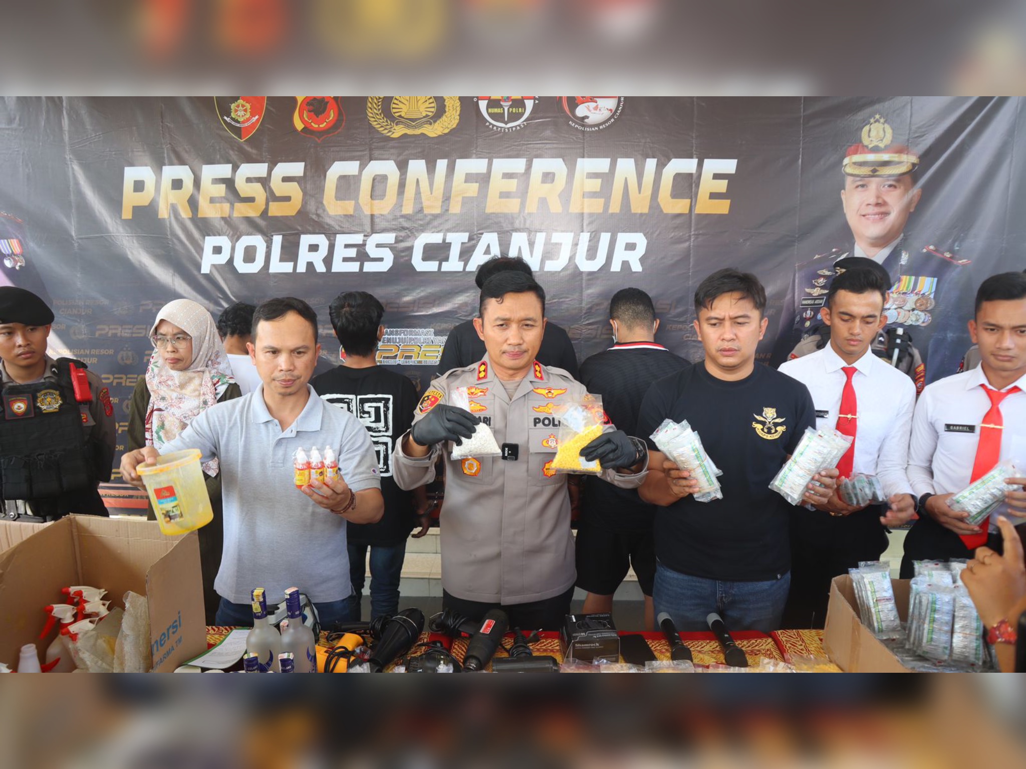 Polres Cianjur berhasil menangkap empat pelaku pembuatan obat terlarang