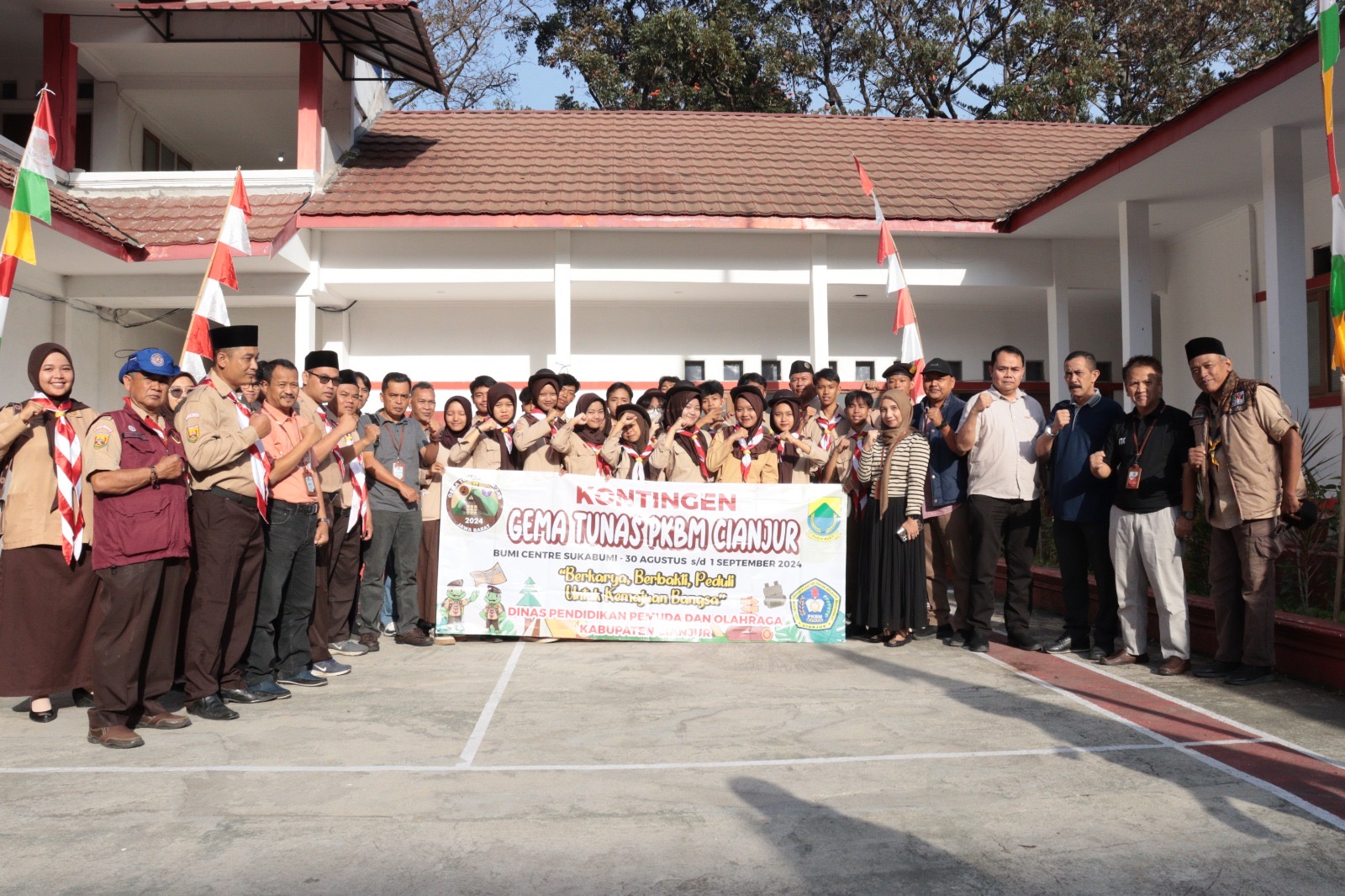 Disdikpora lepas kontingen Gema Tunas PKBM Kabupaten Cianjur untuk mengikuti Gema Tunas PKBM ke-III tingkat Provinsi Jawa Barat.