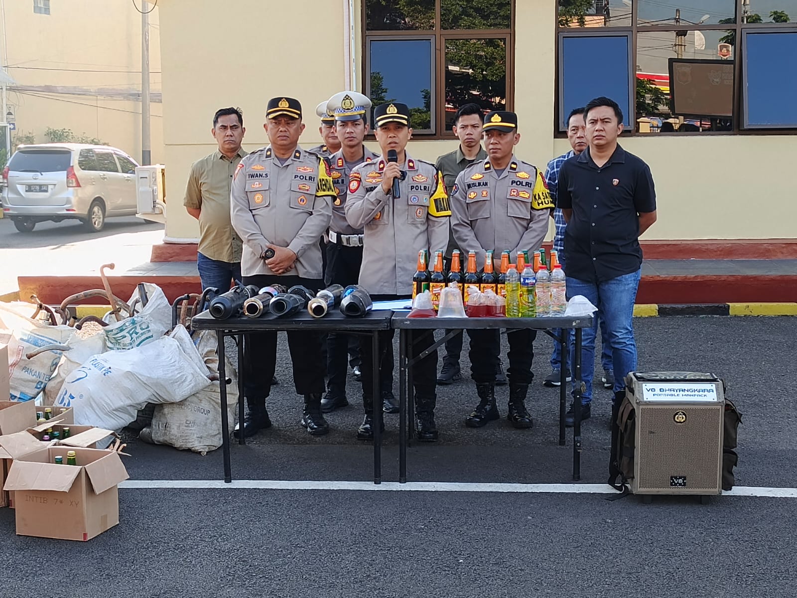 Amankan Ratusan Miras, Polres Cianjur Berhasil Membina Puluhan Preman di Operasi KRYD