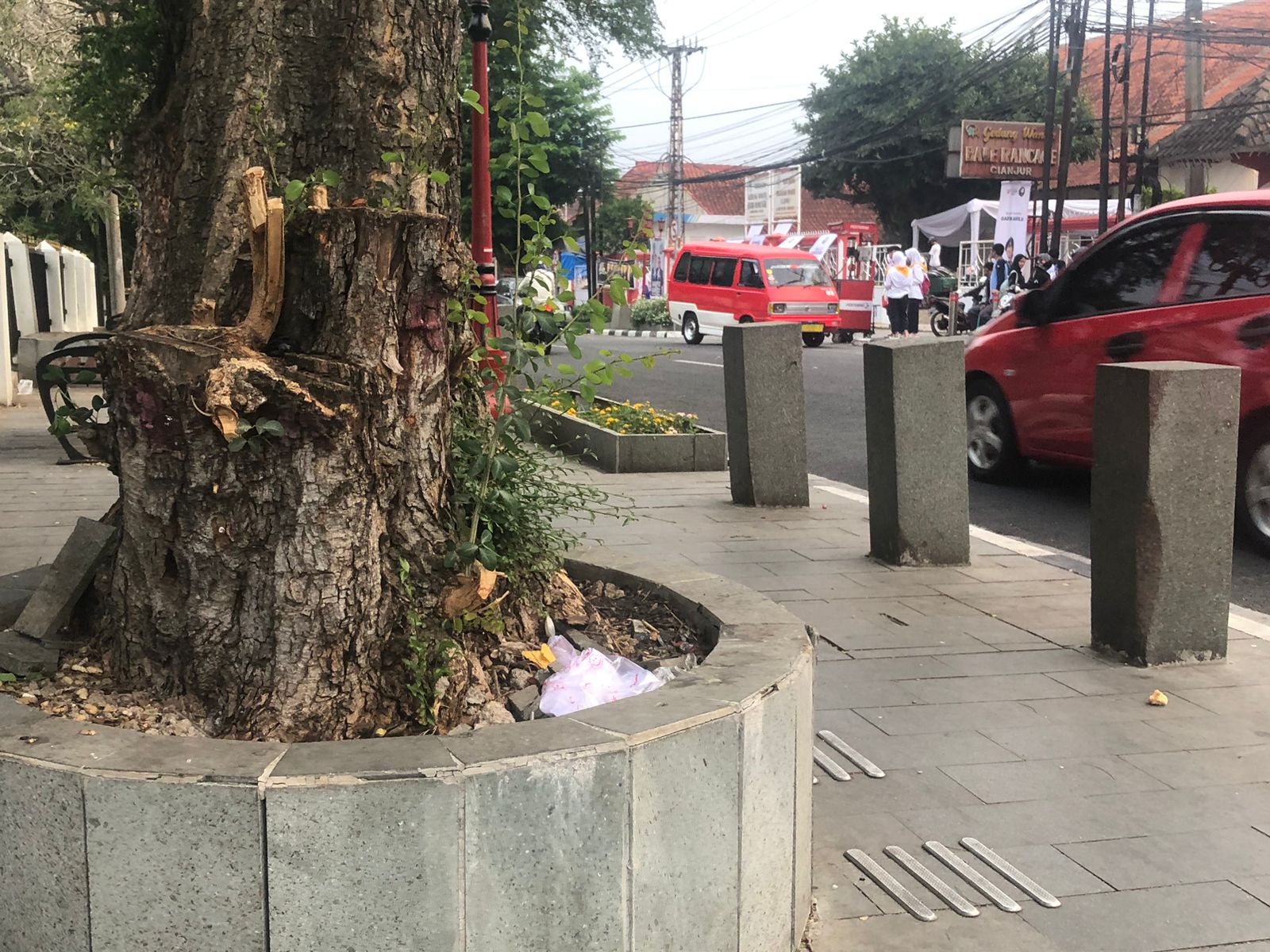 Pedestrian Jalan Siliwangi Cianjur Punya Tempat Duduk Nyaman Tapi Tak Ada Tempat Sampah