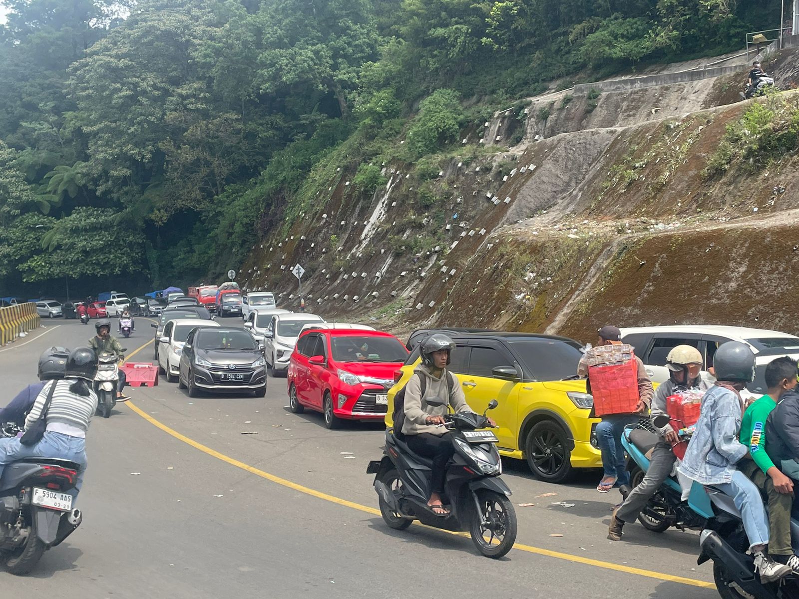 Pemkab Cianjur Desak Pemerintah Pusat Realisasikan Jalur Alternatif Puncak 2 dan Tol Puncak