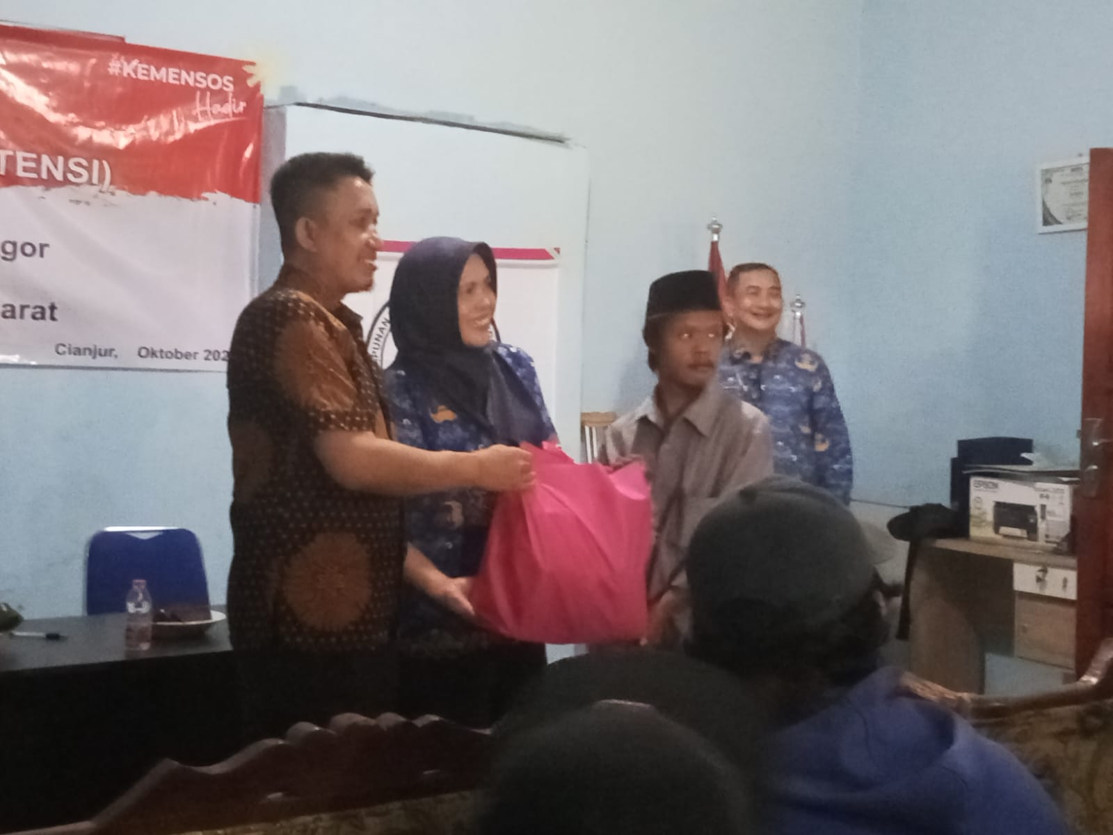 HWDI Cianjur Terima Bantuan Nutrisi dari Dinsos Cianjur untuk Pemerlu Pelayanan Kesejahteraan Sosial