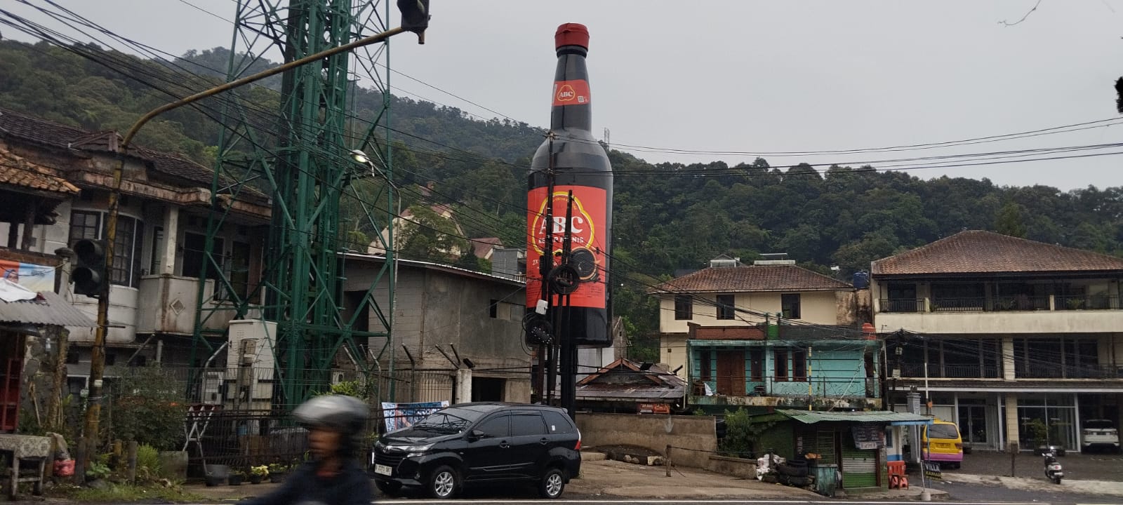 Ikon Baru Tugu Kecap Botol Puncak Ciloto Resmi Diperkenalkan Warga Cianjur