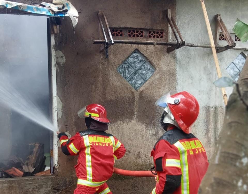 Kebakaran Rumah di Cilaku, Dapur Terbakar Akibat Kelalaian Pemilik