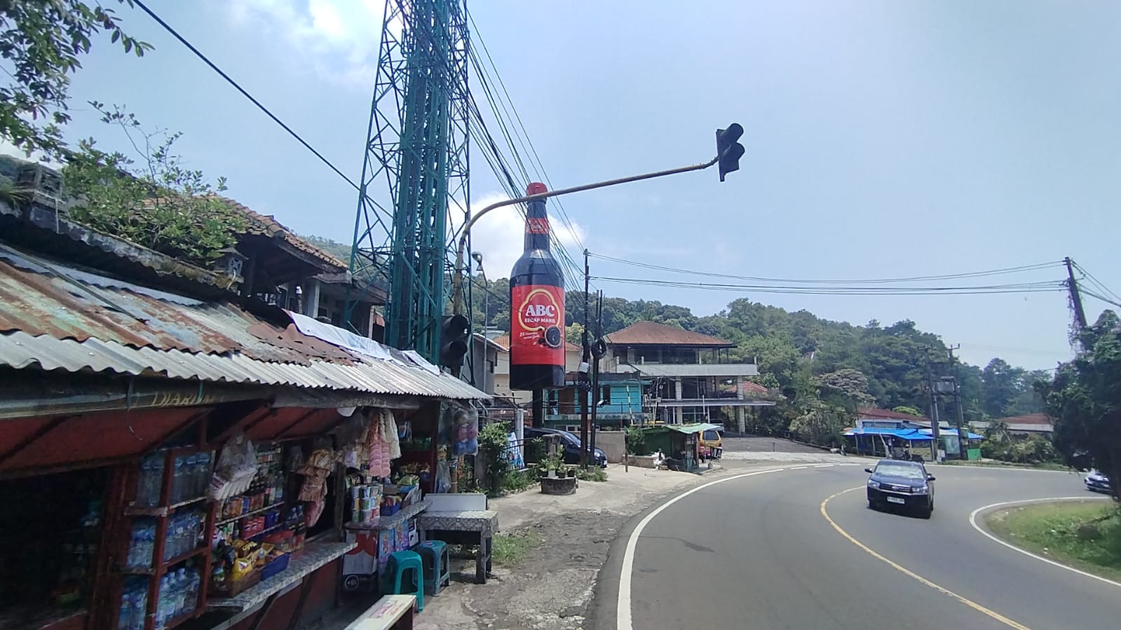 Kembalinya Tugu Kecap Botol di Puncak Ciloto Jadi Penanda Strategis bagi Wisata Alam Sevillage