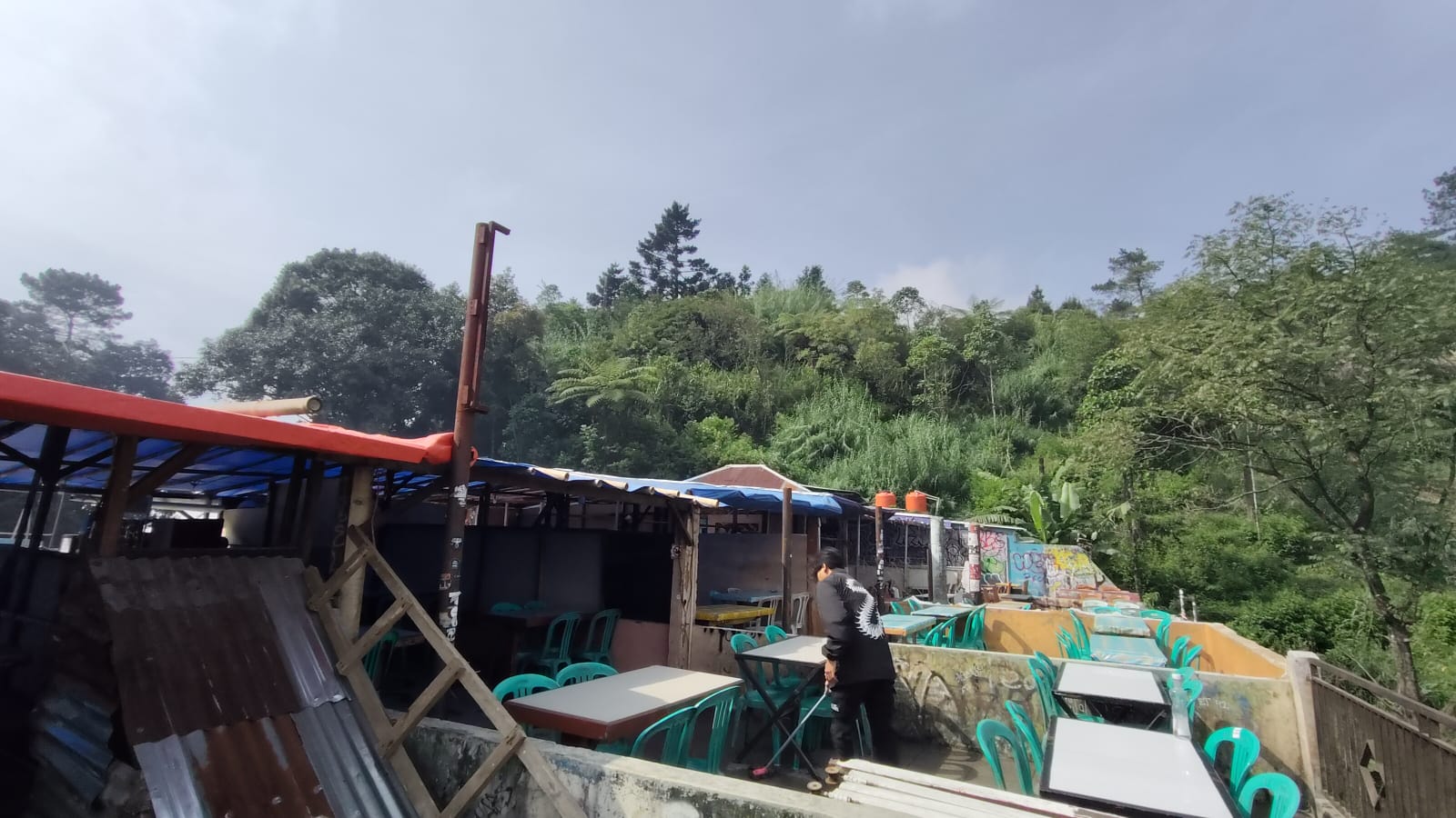 Warung Darurat Kembali Muncul di Puncak, Pemkab Bogor Segera Tertibkan