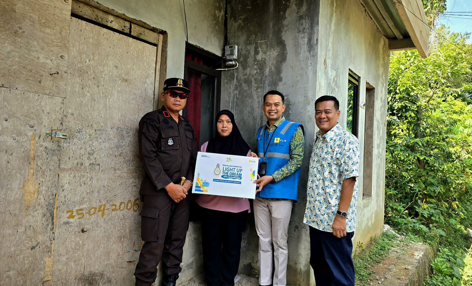 Light Up The Dream: Bantuan Listrik Gratis PLN UP3 Cianjur Diresmikan oleh Kepala Kejaksaan Negeri Cianjur dalam Rangka Hari Listrik Nasional Ke-79