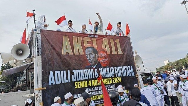 Aksi 411 Tangkap Fufufafa, Ribuan Massa Bergerak ke Istana