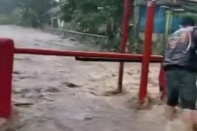 Video Viral Banjir di Sukabumi, Warga Histeris Saat Bencana Terjadi