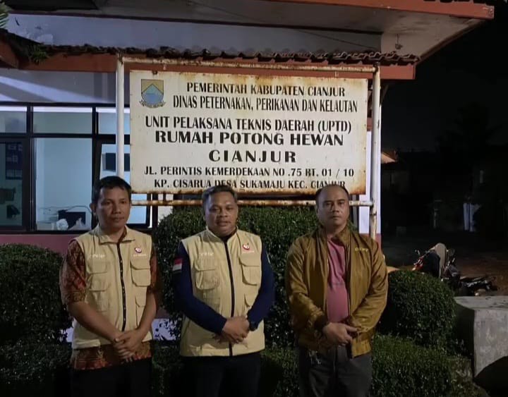 LPPOM MUI Bogor mengaudit Rumah Potong Hewan Ruminansia Cianjur untuk sertifikasi halal. DPKHP Cianjur mendampingi proses ini.