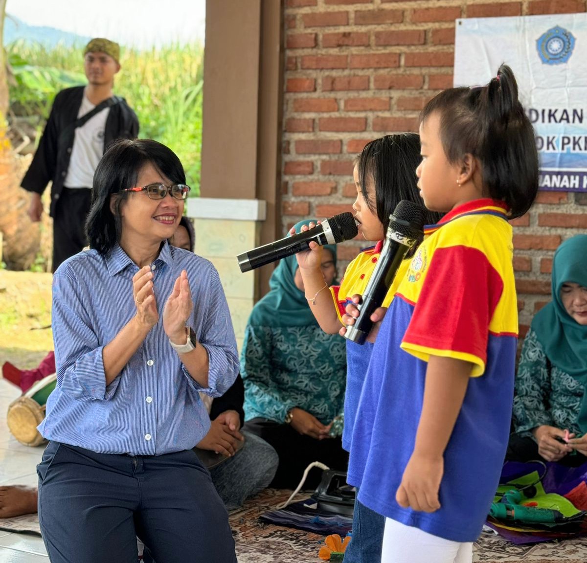 Tingkatkan Minat Baca Anak-anak, Bunda Literasi Jabar Kunjungi Taman Baca Kirana Sukamanah Cugenang