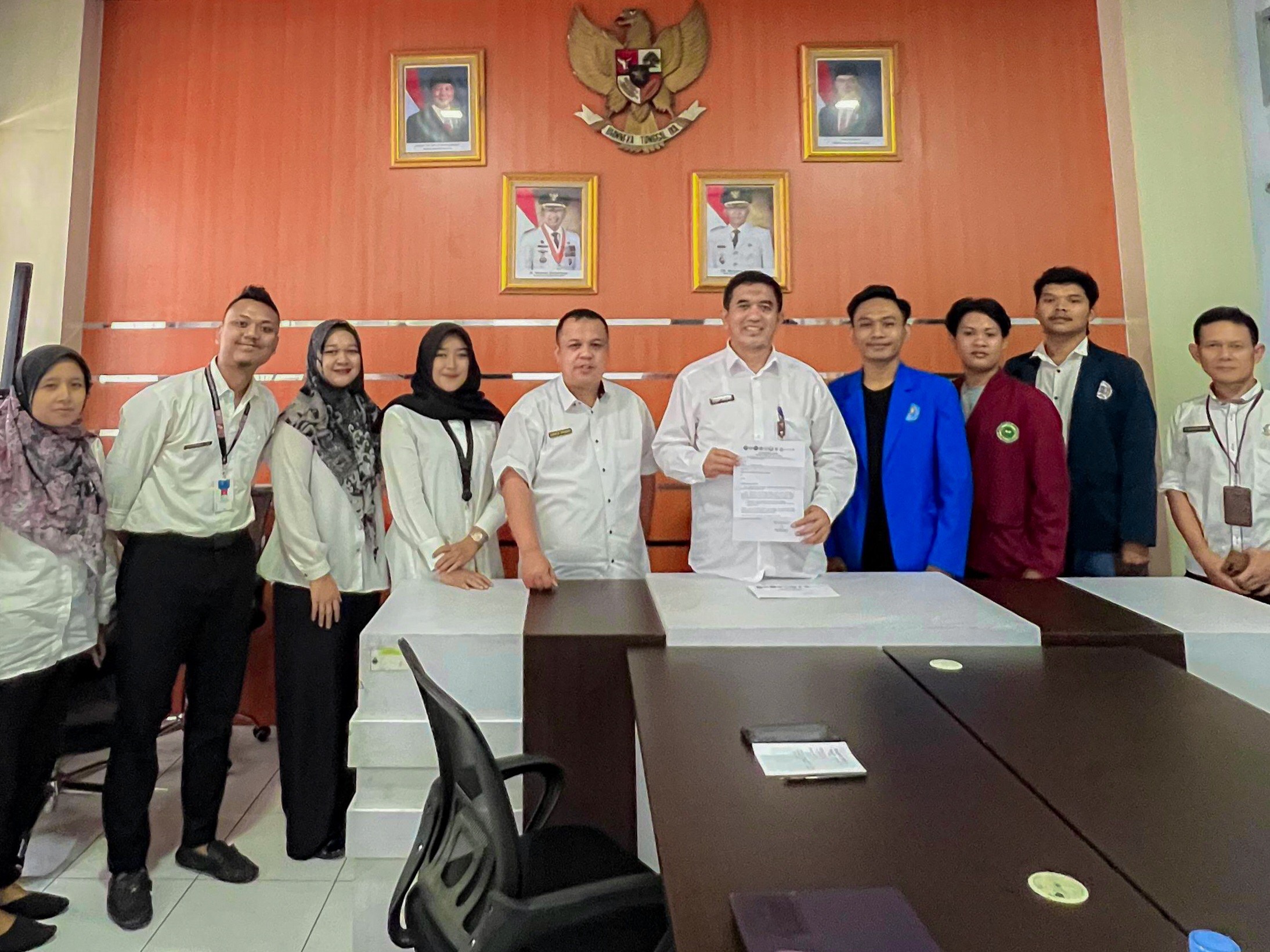 Aliansi Mahasiswa Peduli Cianjur Selatan bekerja sama dengan Baznas, Bulog, dan Dinkes untuk mempercepat distribusi bantuan bencana.