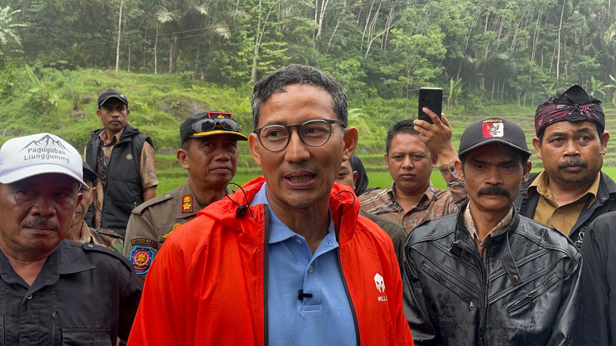 Curug Kubang di Cianjur Selatan, yang dikenal dengan pesona alamnya yang menakjubkan, mendapat pujian dari Menparekraf Sandiaga Uno sebagai destinasi wisata kelas dunia.