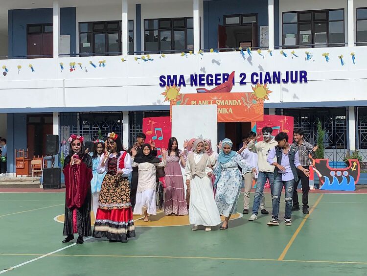 Porsenika SMAN 2 Cianjur 2024 menjadi wadah bagi siswa untuk menampilkan bakat olahraga dan seni dan meningkatkan karakter siswa.