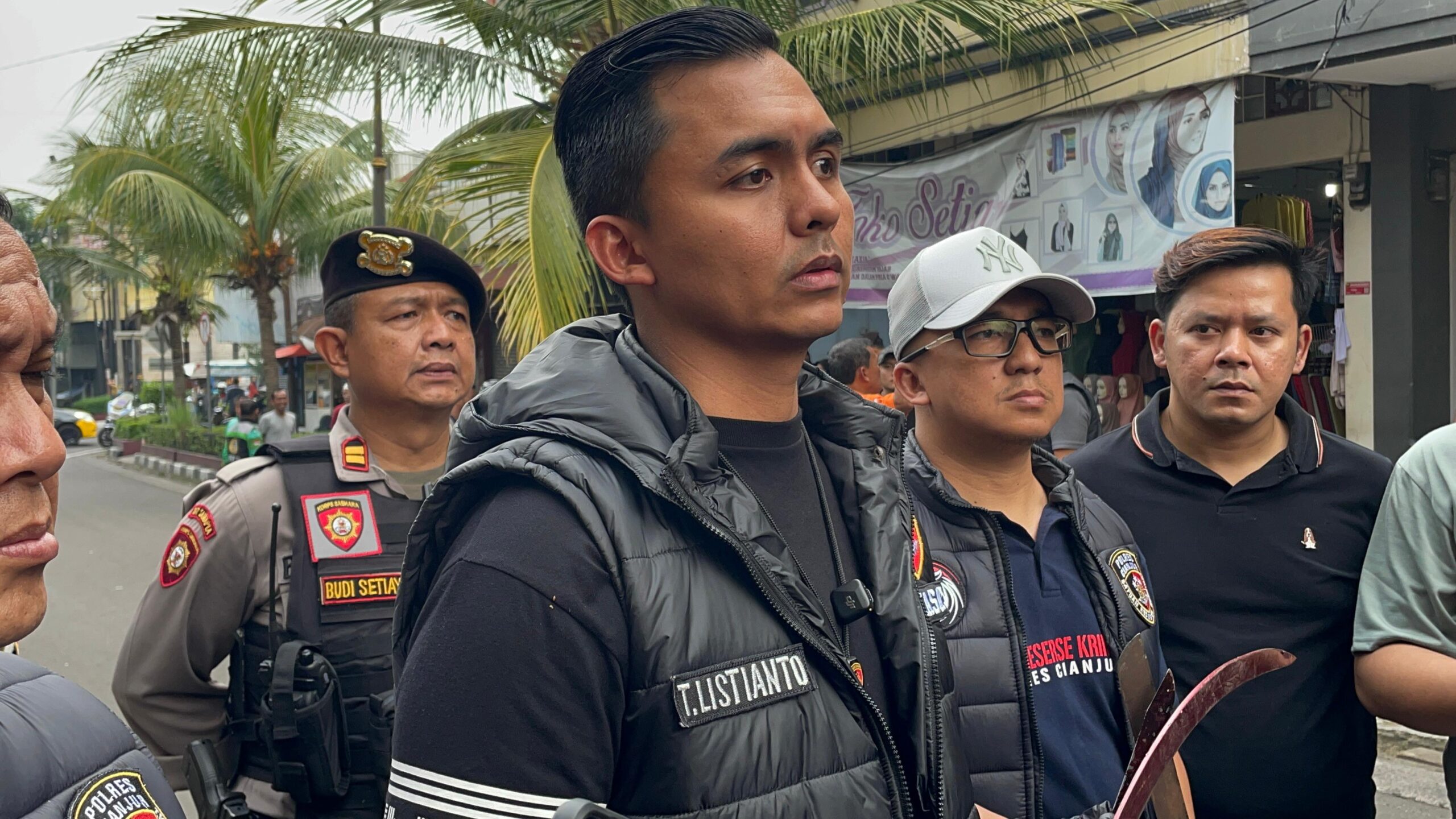 Kasus kejar-kejaran bersenjata tajam di Jalan Suroso Cianjur diungkap tidak terkait alkohol.