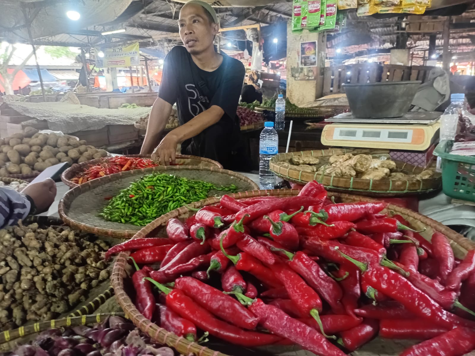 Harga Komoditas Cabai di Pasar Cianjur Makin Gila, Diskuperdagin Sebut Karena Cuaca Buruk dan Gagal Panen