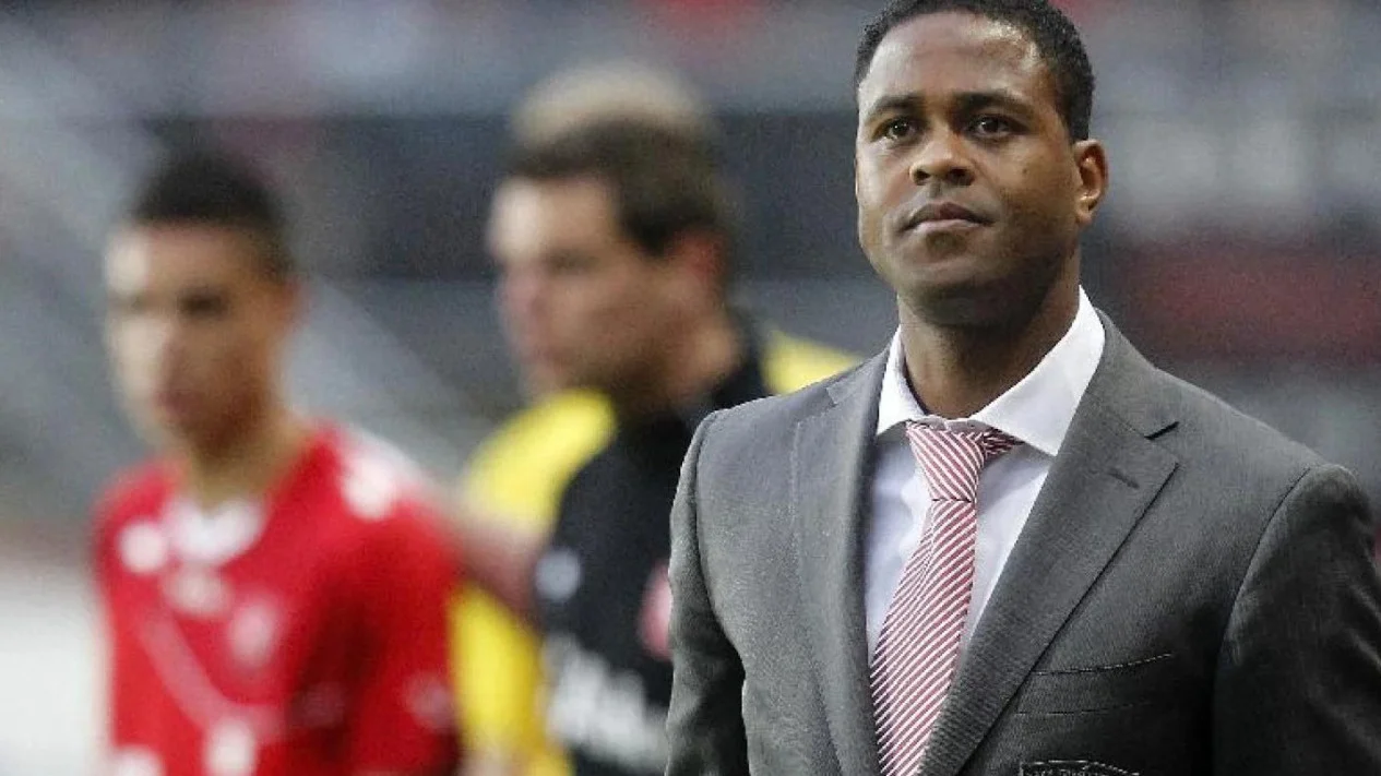 Patrick Kluivert menanggapi kontroversi wasit saat laga Bahrain vs Indonesia. Ia meminta fokus ke empat laga sisa demi Piala Dunia 2026.