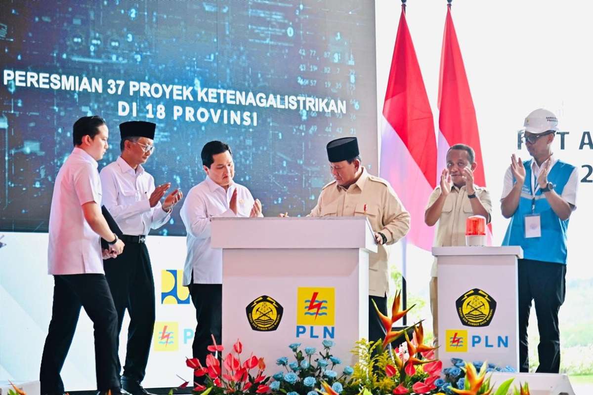 Presiden Prabowo Subianto resmikan PLTA Jatigede di Sumedang. Proyek ini jadi bagian dari 26 pembangkit listrik serentak di Indonesia.