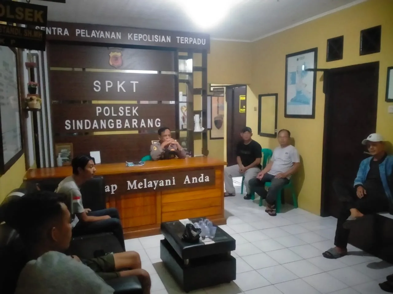 Bentrokan sopir elf dan travel gelap di Sindangbarang nyaris berujung ricuh