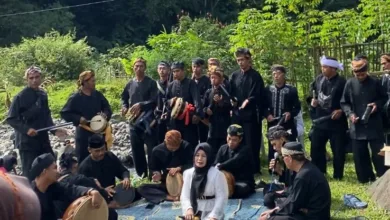 Sambut Ramadhan, Warga Adat Miduana Gelar Mandi Kahuripan Ritual Penyucian