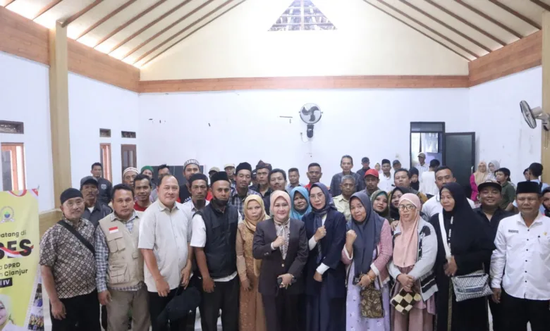 Reses di Enam Desa, Ketua DPRD Cianjur Metty Triantika Serap Aspirasi Warga