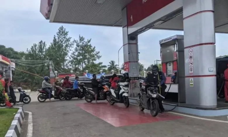 Kementerian ESDM tengah melakukan uji sampel BBM RON 92, termasuk Pertamax dan Shell Super.