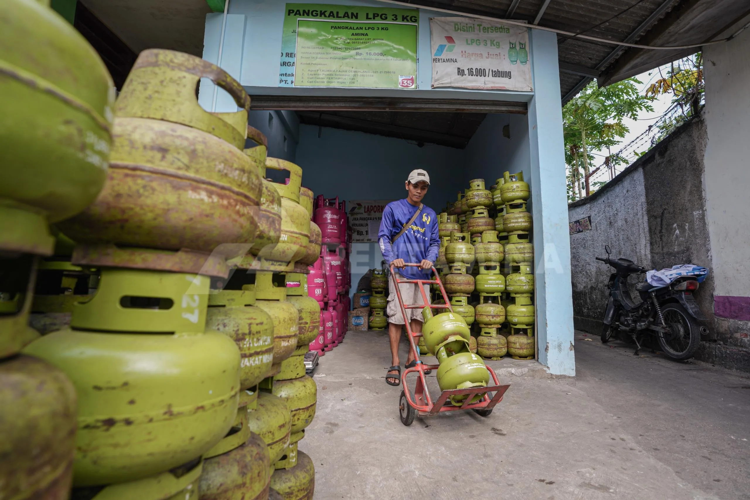 Larangan Eceran Gas Elpiji 3 Kg Disebut Bukan Dari Prabowo, Bahlil Lahadalia Bilang Begini