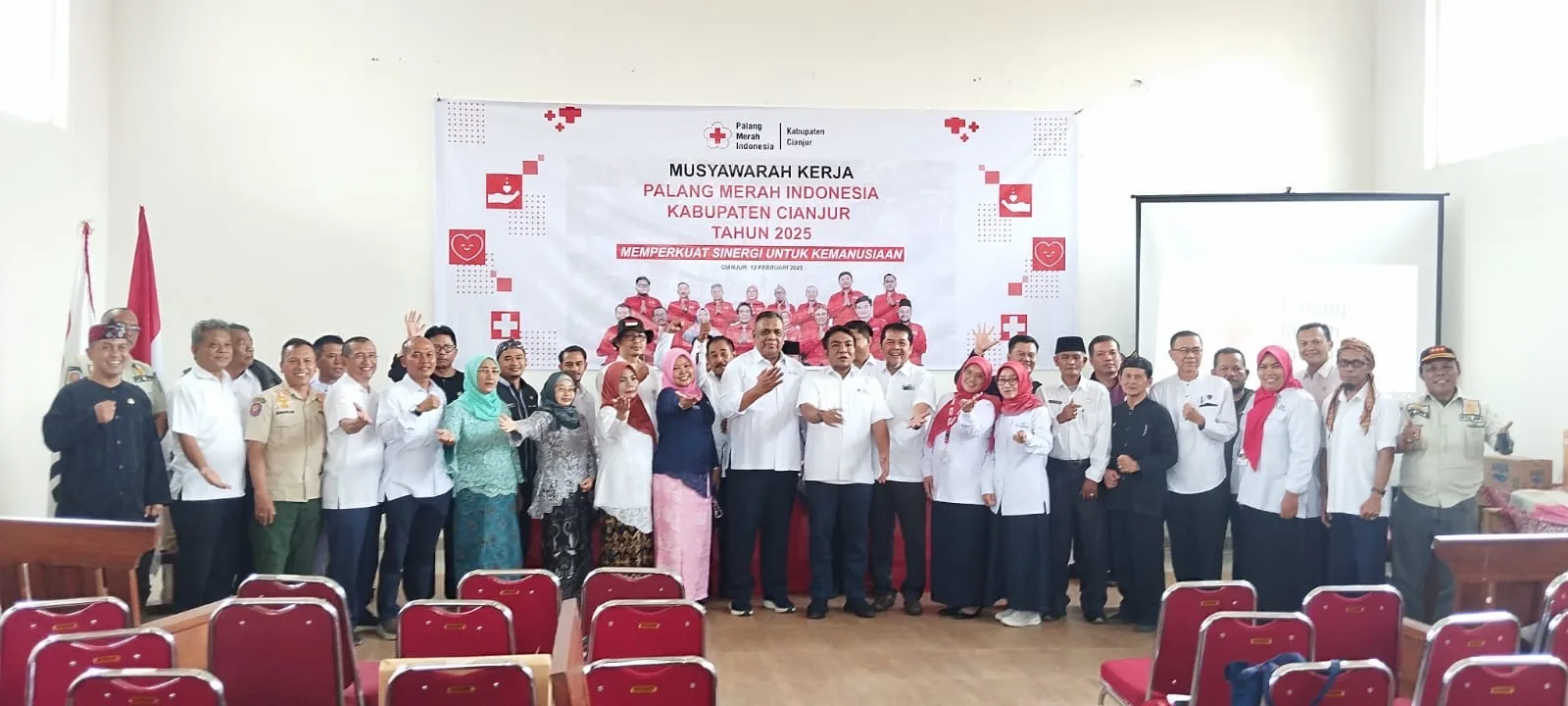 PMI Cianjur gelar musyawarah kerja 2025 untuk evaluasi dan peningkatan pelayanan masyarakat.