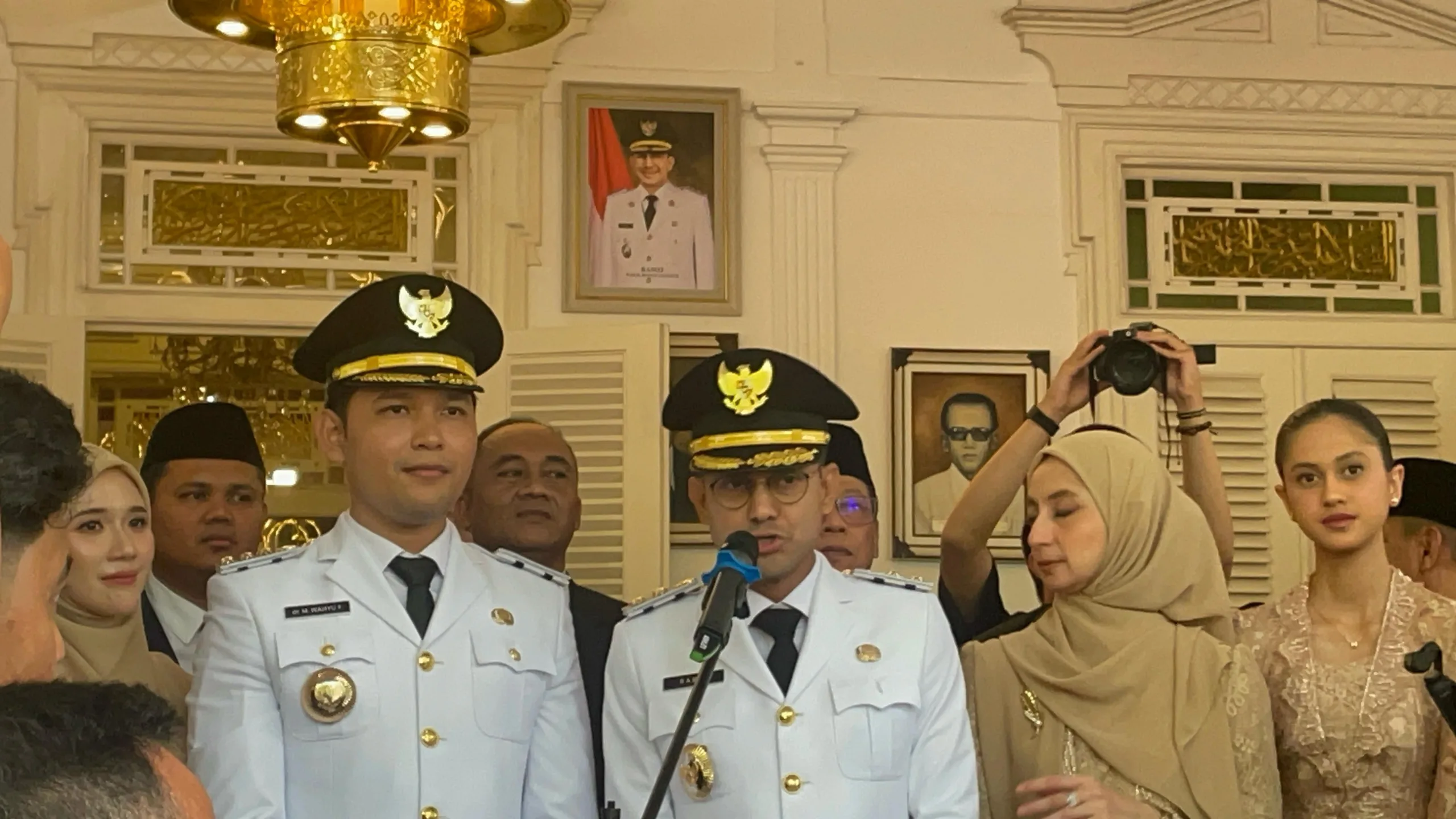 Pasangan Wahyu-Ramzi mencetak sejarah sebagai Bupati dan Wakil Bupati Cianjur pertama yang dilantik di Istana Negara Jakarta oleh Presiden RI, Prabowo Subianto