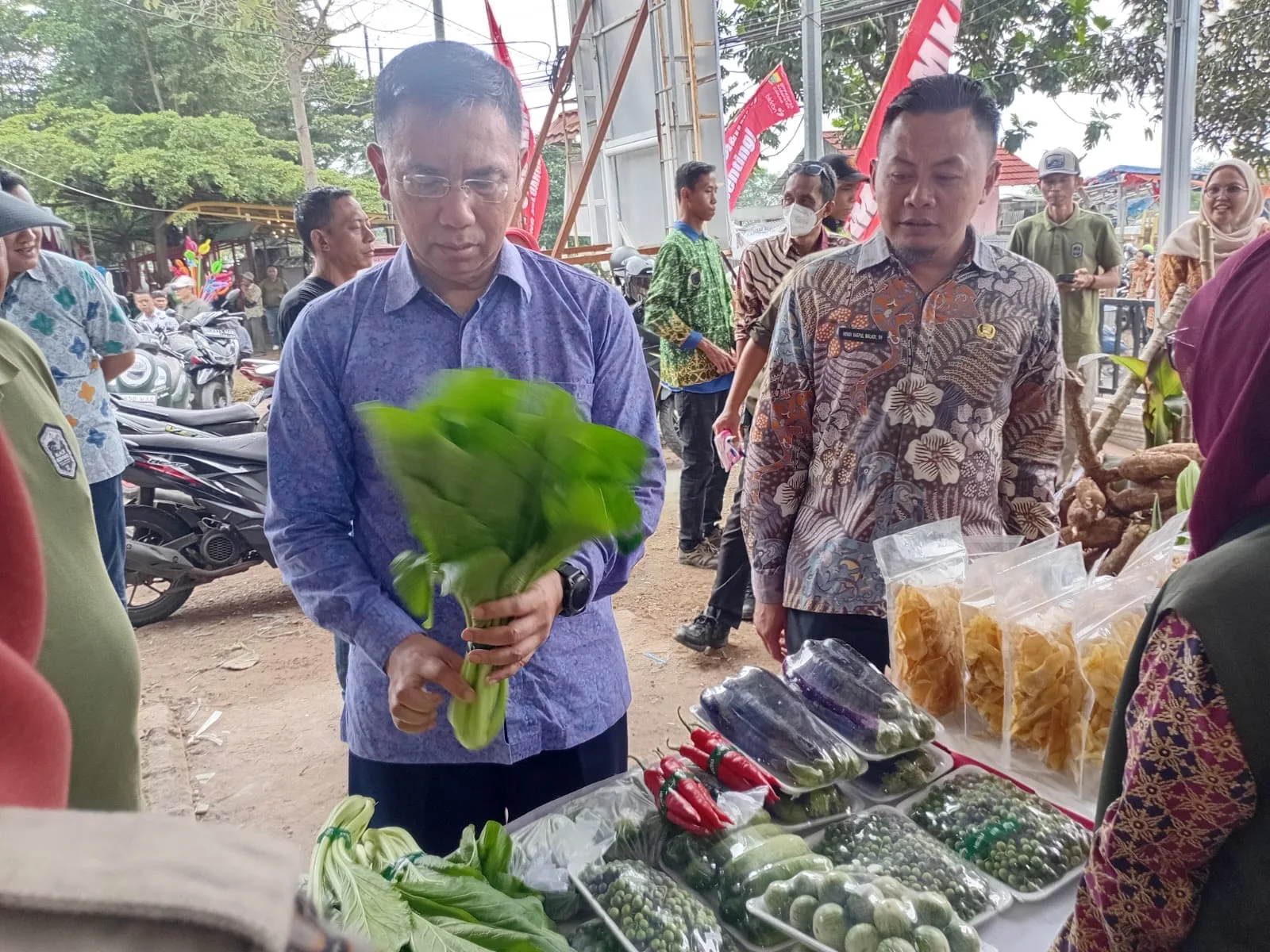 Program Desa Manjur digelar di Desa Nagrak, Kecamatan Cianjur, meski Bupati Cianjur Herman Suherman absen karena alasan kesehatan