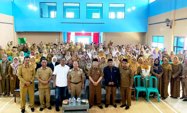 Ratusan Kepala SD di Cianjur mengikuti program Journalist Goes to School yang mengedukasi etika jurnalistik dan pentingnya transparansi di dunia pendidikan.