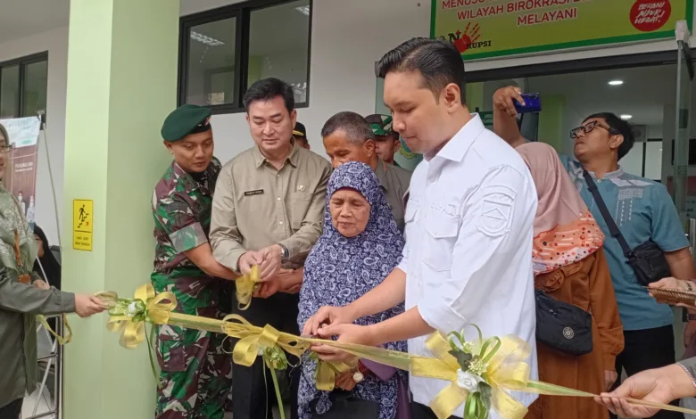 Bupati Cianjur, dr. Muhammad Wahyu Ferdian, meresmikan Gedung Puskesmas Muka guna meningkatkan kualitas layanan kesehatan bagi warga di tiga kelurahan.