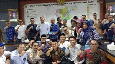 Guru di PKBM Cianjur mengadukan status yang tak jelas ke DPRD