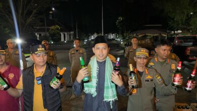 Satpol PP Cianjur kembali menggelar razia minuman beralkohol di enam kecamatan.