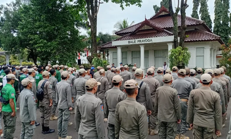 Satpol PP Cianjur menggelar apel luar biasa usai oknum anggota terbukti positif narkoba.