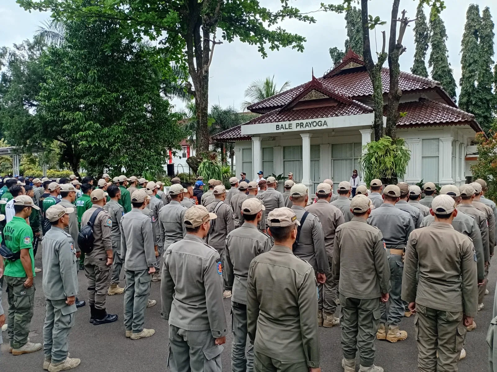 Satpol PP Cianjur menggelar apel luar biasa usai oknum anggota terbukti positif narkoba.