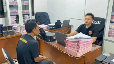 Polres Cianjur menangkap AK (37), pelaku penganiayaan nenek di Warungkondang, yang memicu aksi karena isu penculikan.