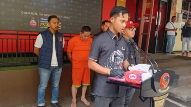 Polres Cianjur Tangkap Pria Mengaku Anggota BIN, Tipu Korban Lewat Aplikasi Jodoh Hingga Gasak Harta Benda
