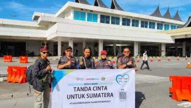 Tim gabungan relawan Cianjur (ERI, GASS, Cianjur Update) tiba di Bandara Minangkabau, Rabu (24/12/2025).